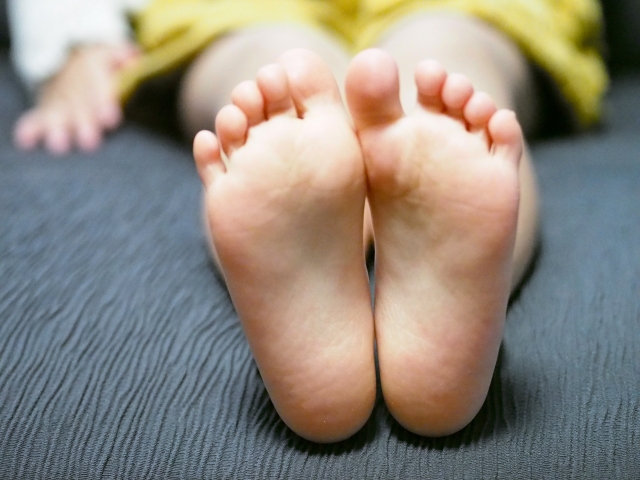 足底の感覚は大切。環境の変化で姿勢動揺に違いがある
