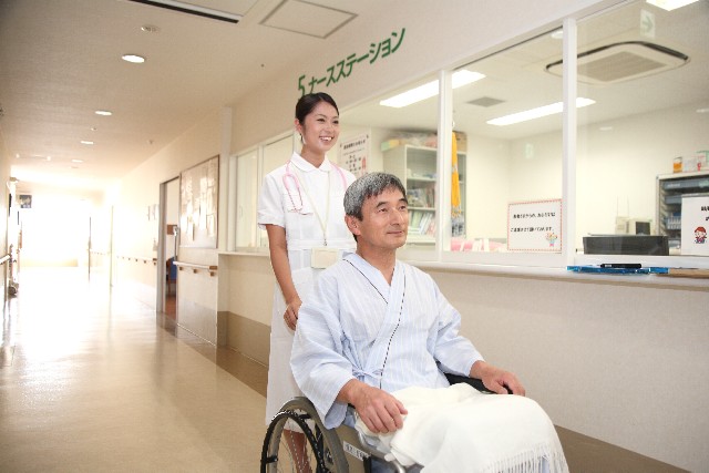 医療機関が転倒予防に取り組むべき対策。医療者にできることは？