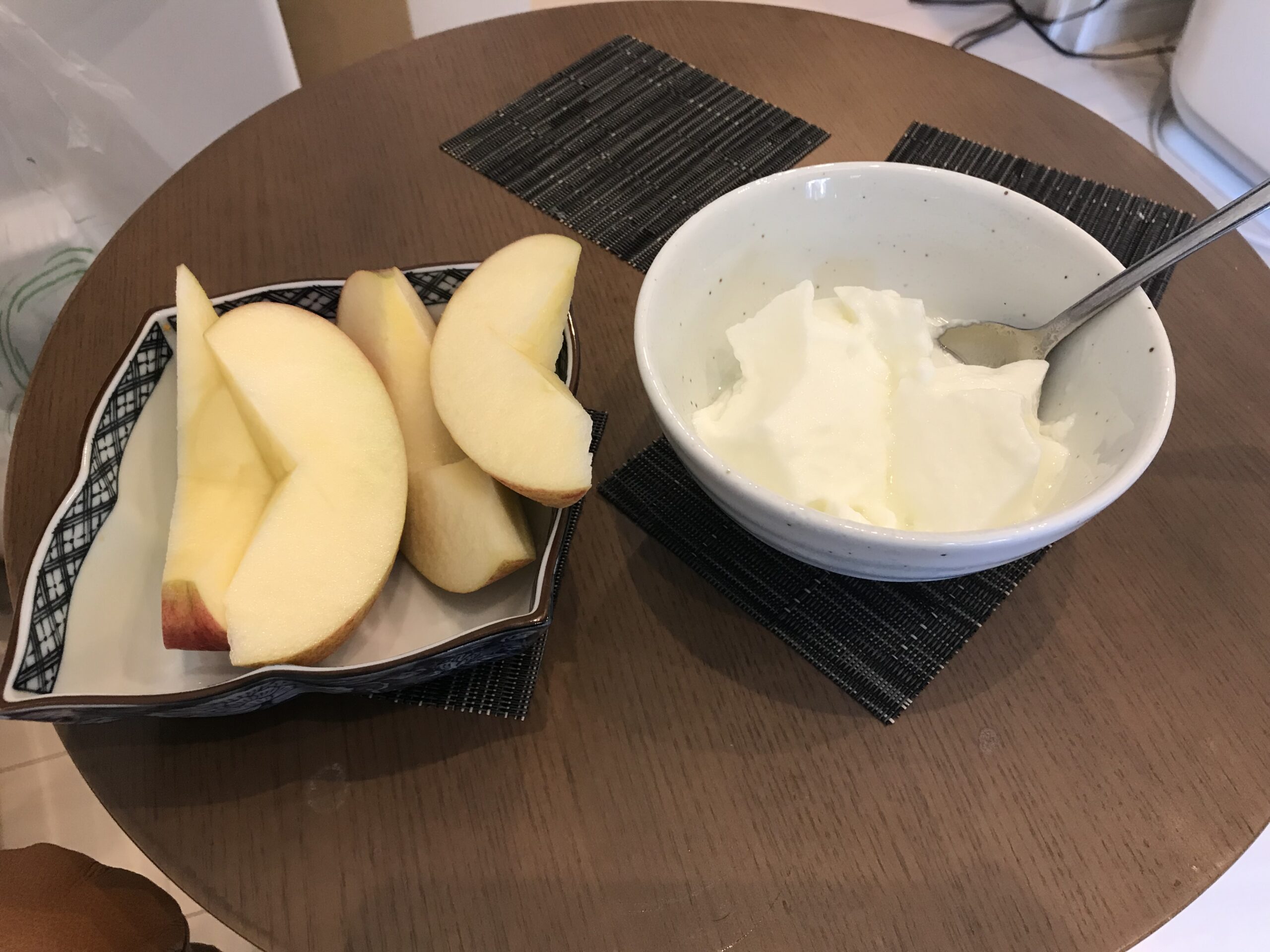 【ダイエット効果抜群】ヨーグルトと果物を食べると痩せやすい理由